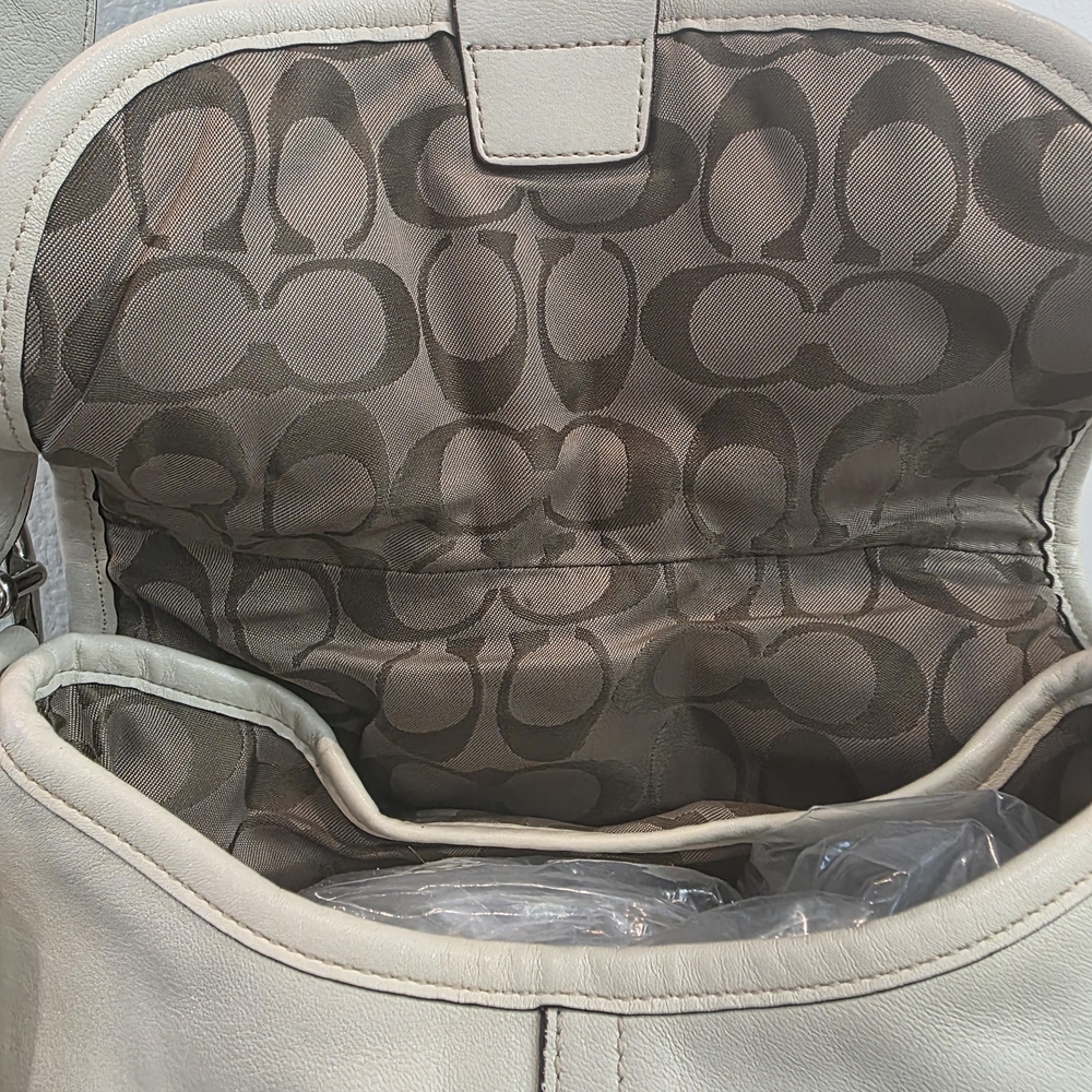 Coach Soho Vintage Cream Leather Shoulder And/or Crossbody Bag - Picture 8 of 9